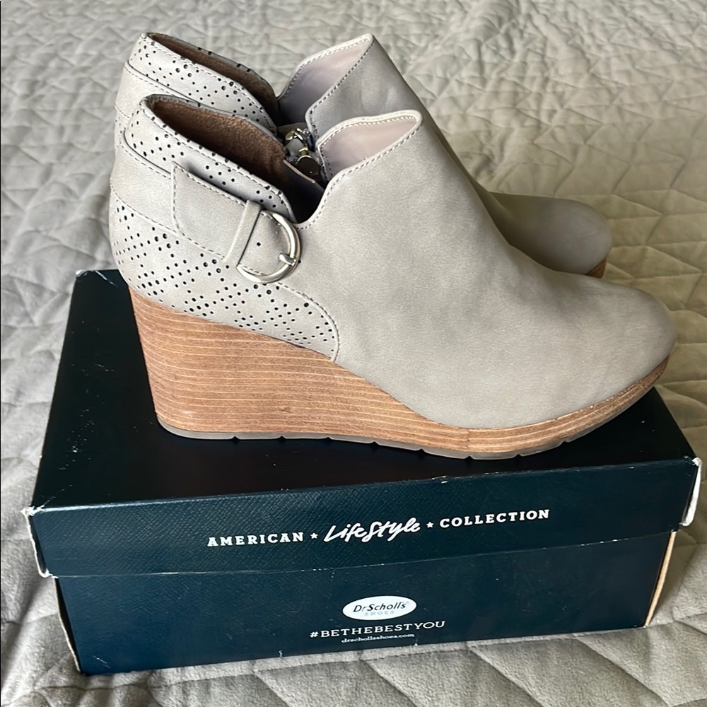 NEW Dr. Scholl's Gray Wedge Booties with Cork Heel - Picture 4 of 4